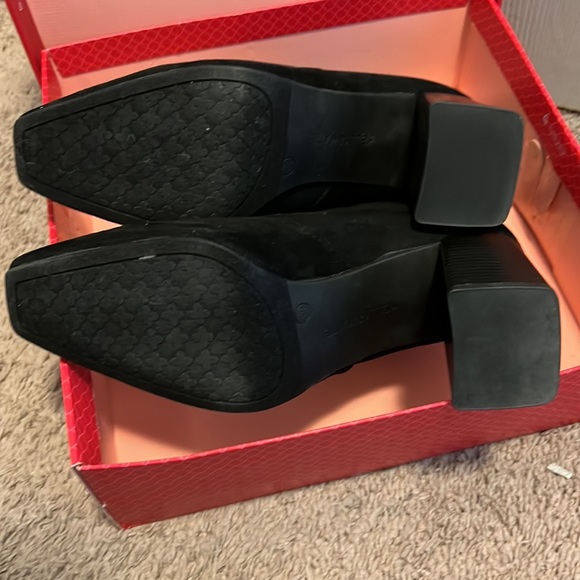 Kelly & Katie Black Stretch Booties Size 10 - Picture 4 of 6